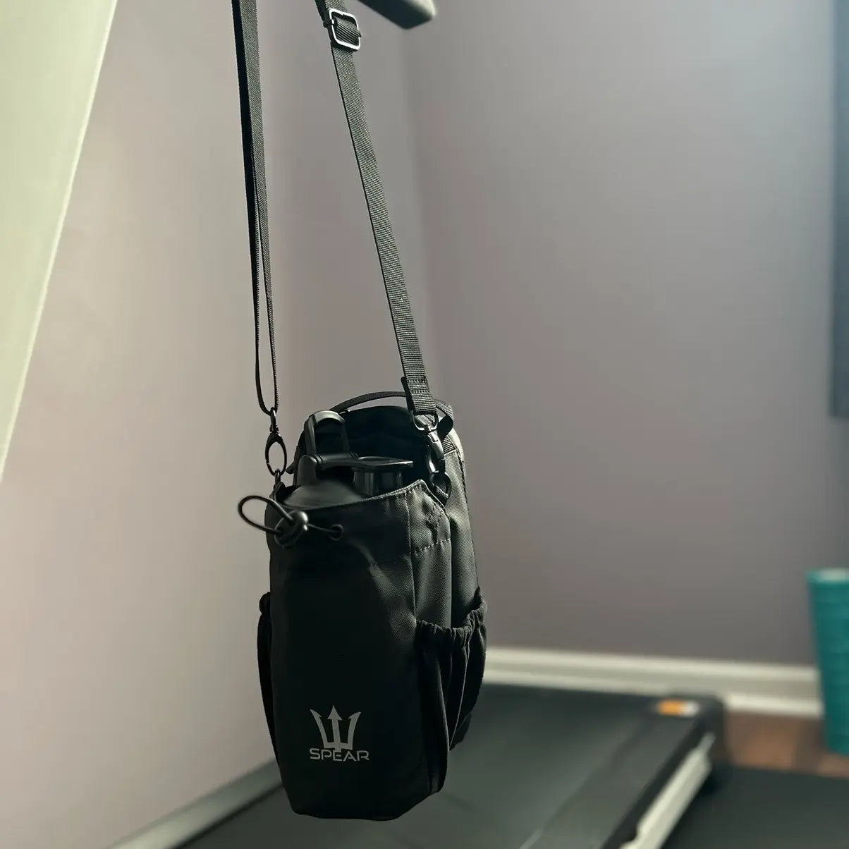 SPEAR Magnetic Gym Bottle Bag with 20 oz Shaker Bottle - Organize Your Fitness Gear Efficiently