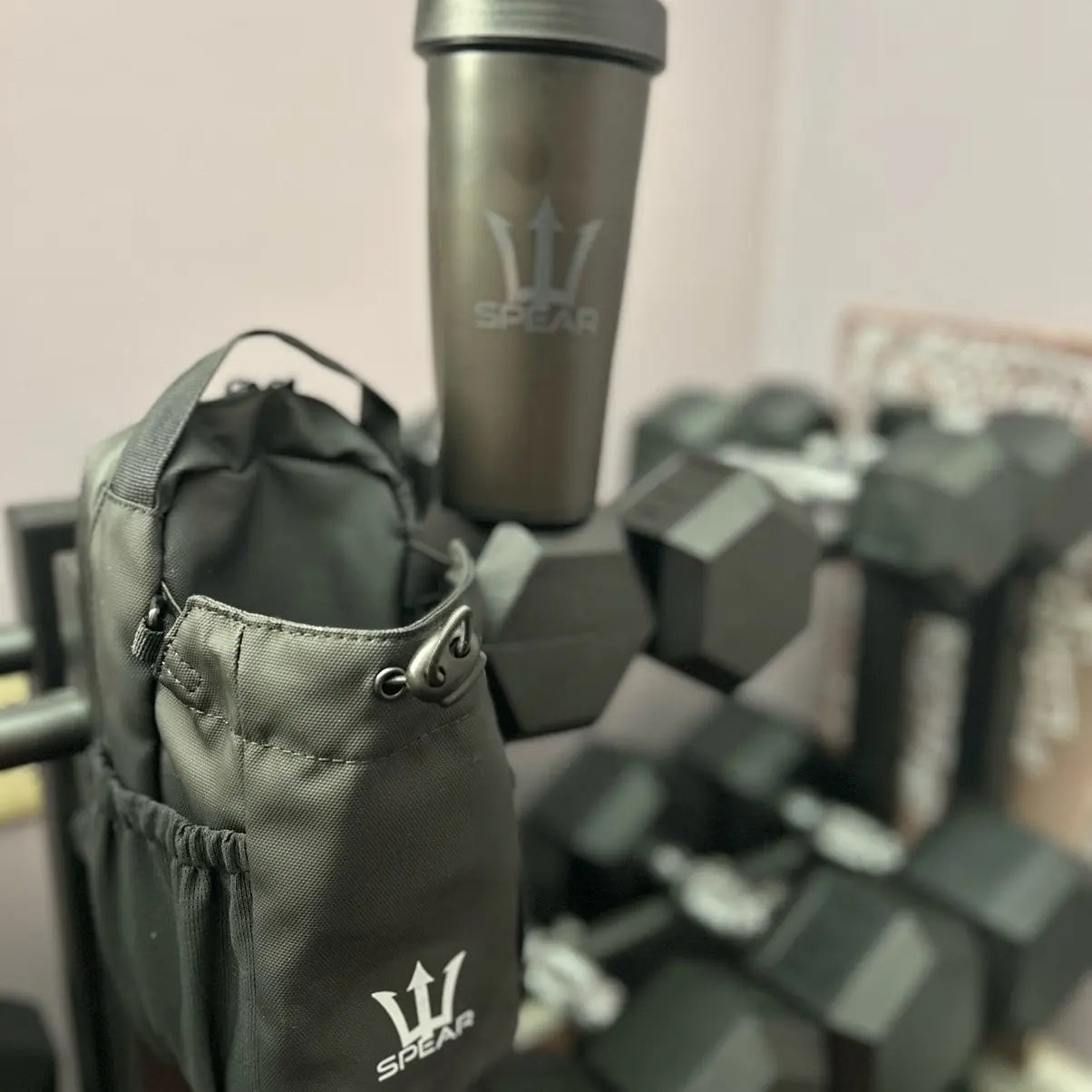 SPEAR Magnetic Gym Bottle Bag with 20 oz Shaker Bottle - Organize Your Fitness Gear Efficiently