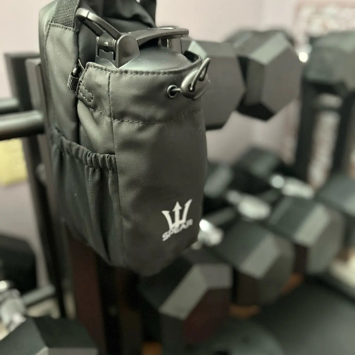 SPEAR Magnetic Gym Bottle Bag with 20 oz Shaker Bottle - Organize Your Fitness Gear Efficiently